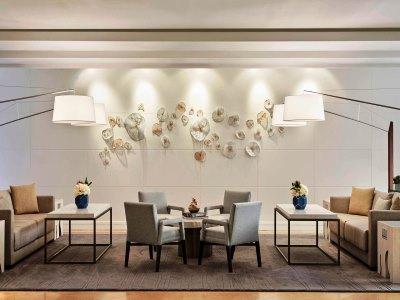 Hotel Angeles Marriott Airport