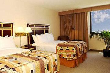 Angeles Marriott Airport Hotel 4*